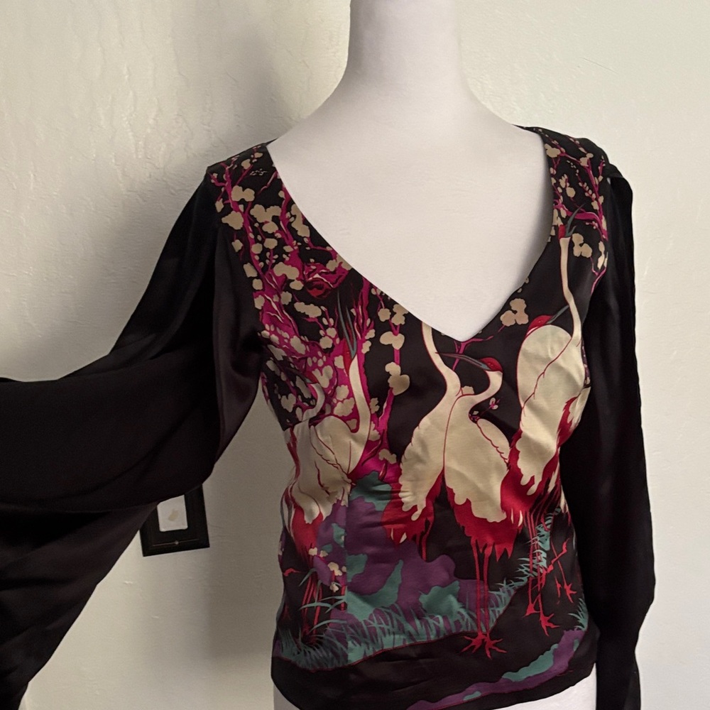 Silky Crane Print V-Neck Blouse with Cranes